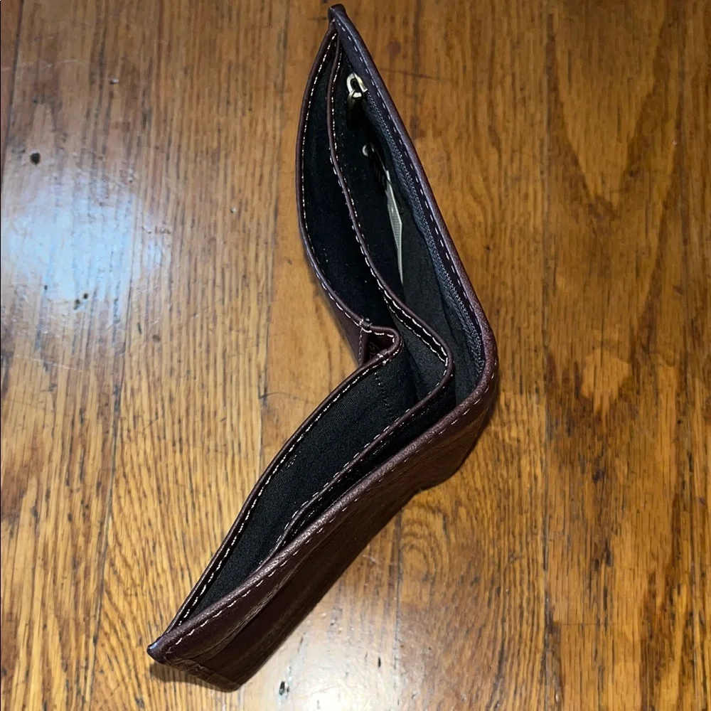 NWT Fossil Lufkin Dark Brown Soft Leather Passport Card Holder Wallet - Picture 16 of 16